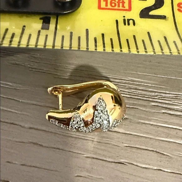 Elegant Gold and Silver Tear Drop Women's Earrings - Picture 5 of 5